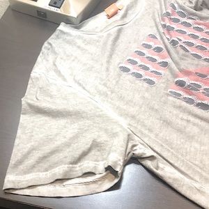 Hugo Boss Men's Short Sleeve Graphic T-Shirt. Size XXL, Light Gray/Pink